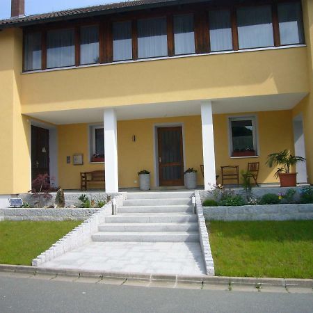Ferienwohnung Im Alten Schulhaus - Keine Monteure Plech Екстериор снимка