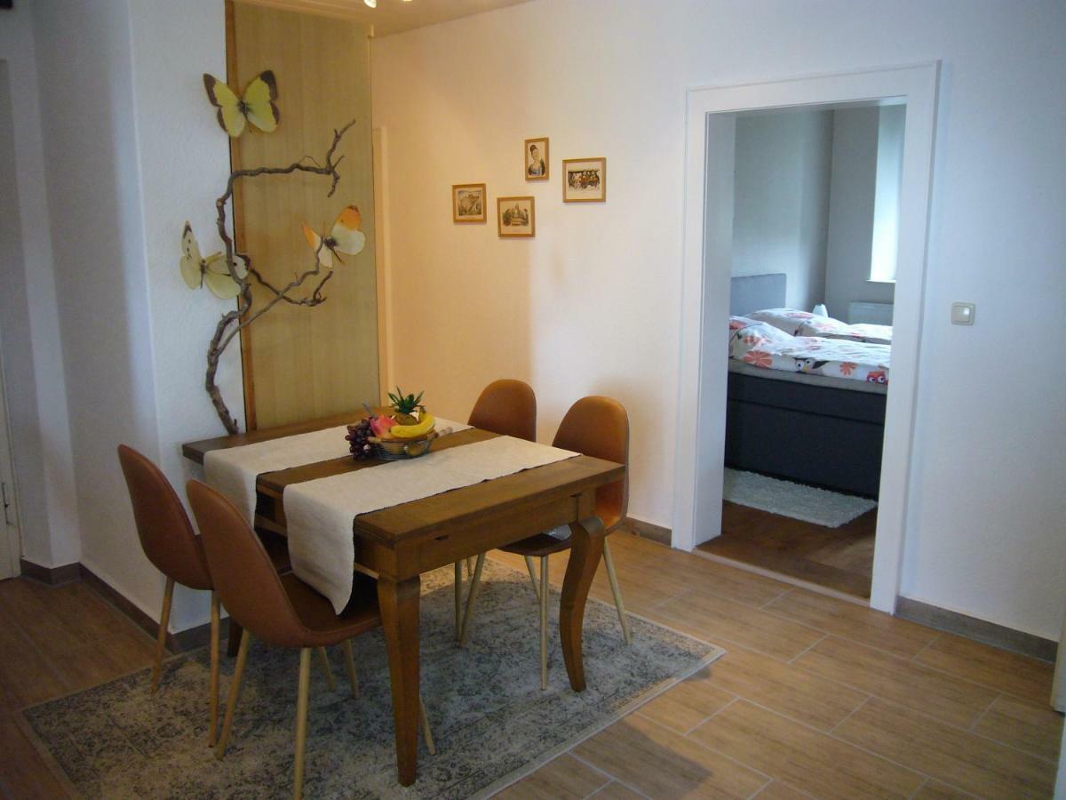 Ferienwohnung Im Alten Schulhaus - Keine Monteure Plech Екстериор снимка